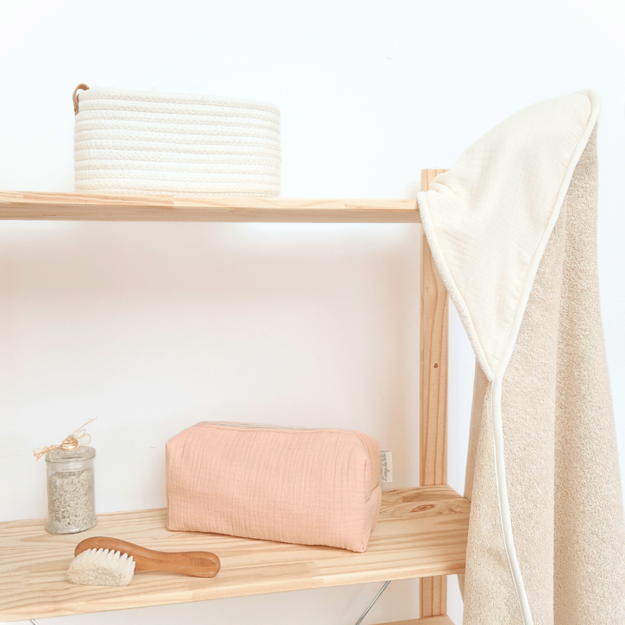 coffret bain bébé avec cape de bain et trousse de toilette